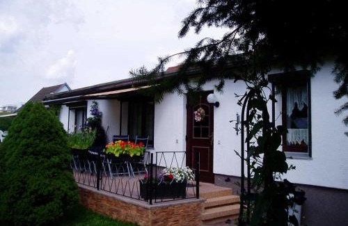 Hasselfelde House | Pet-Friendly Retreat at Bungalow Krebs for Families