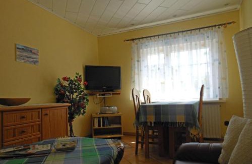 Wittduen Apartment | Ocean View Bungalow-Lerchennest: 4-Star Family Retreat