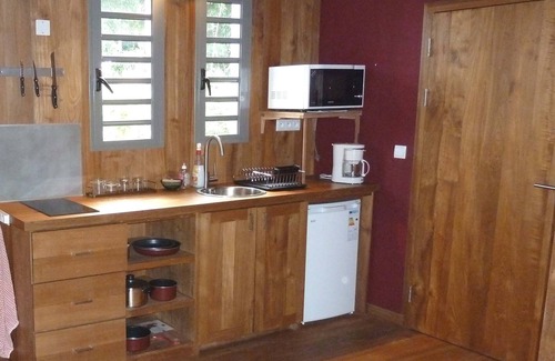 Entre-Deux House | Cozy Bungalow Les Bambous: Guest Rated 9.4, Family-Friendly