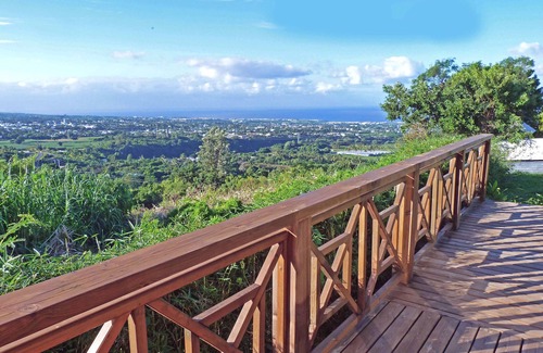 Entre-Deux House | Cozy Bungalow Les Bambous: Guest Rated 9.4, Family-Friendly