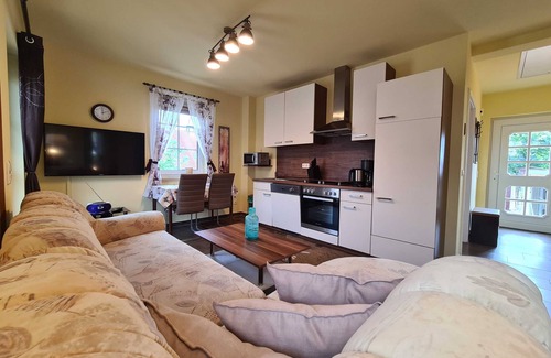Bastorf Apartment | Bungalow Leuchtturmblick Bastorf: Ocean View Getaway