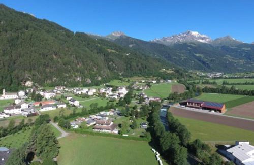 Le Prese House | Discover Bungalow Li Presi: Pet-Friendly Retreat in Poschiavo