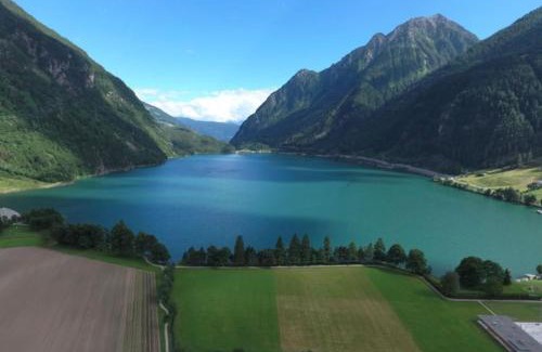 Le Prese House | Discover Bungalow Li Presi: Pet-Friendly Retreat in Poschiavo