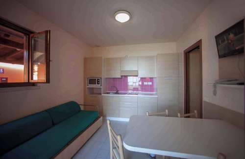 Colombare House | Cozy Bungalow with Terrace & Ocean View Amenities