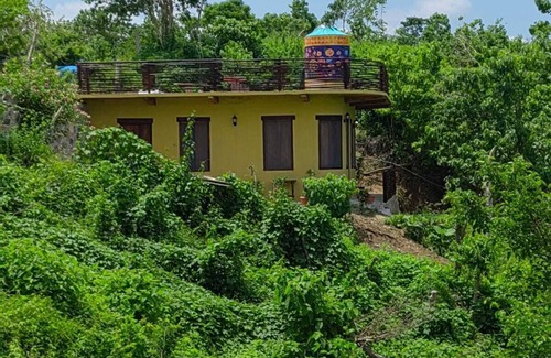 Mazunte House | Pet-Friendly Bungalow in Mazunte Pueblo, Minutes from Beach