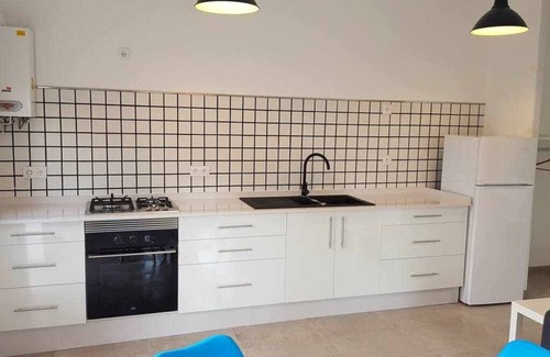 Larino Apartment | Cozy Bungalow n°6 on Lighthouse Road with Spa & Breakfast