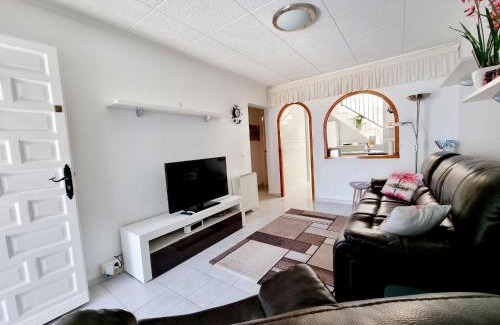 San Luis House | Discover the Mediterranean Shelter by Salt Flats