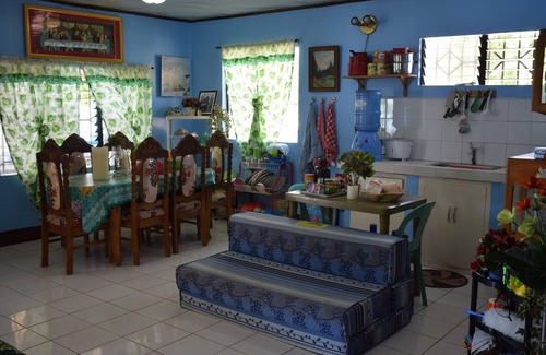 San Francisco Island House | Beachfront Bungalow for Families & Groups - Sleeps 20!