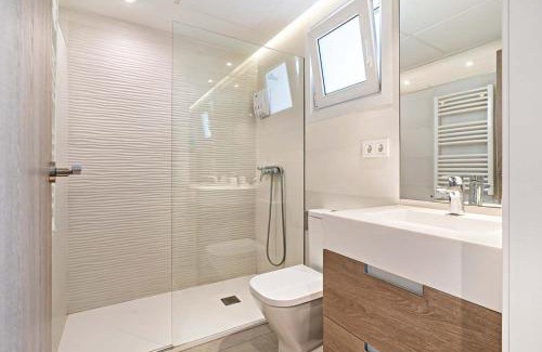 Roquetas de Mar Villa | Oceanfront Bungalow Pie de Playa: Rated 9.5/10 for Families
