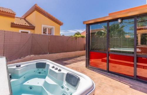 Polop House | Pet-Friendly Bungalow Polop: Great for Families & Raves!