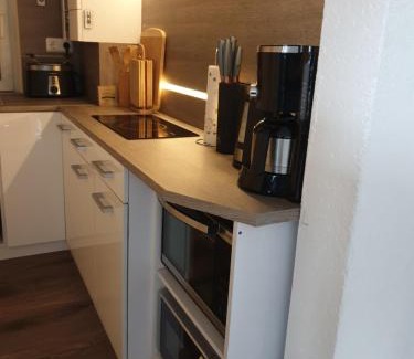 Bad Blankenburg House | Pet-Friendly Bungalow Schwarzatalblick with Ocean View