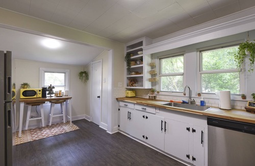 Gulfport House | Bungalow style home - 10 min walk to beach!