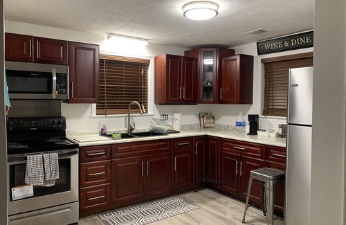 Tuskegee House | Comfortable Bungalow Suite Near Auburn with Family-Friendly Amenities