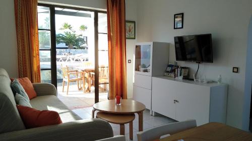 Caleta de Fuste Apartment | Pet-Friendly Bungalow Tetir with Ocean Views in Caleta de Fuste