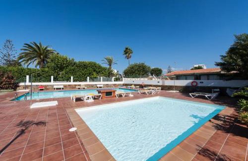 Playa del Ingles House | Ideal Bungalow Retreat with Pool & Family-Friendly Amenities