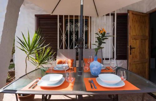 Playa del Ingles House | Ideal Bungalow Retreat with Pool & Family-Friendly Amenities