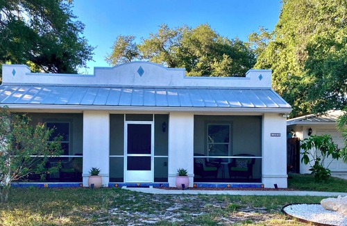 Central Sarasota House | Delightful Bungalow with Heated Pool Near Beaches & Downtown