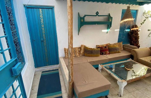 Djerba Midun House | Exquisite Bungalow with Private Garden and Pool Access