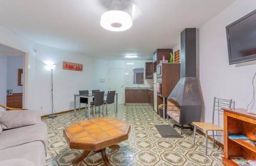 Padul House | Beautiful Bungalow with Pool and Lush Gardens