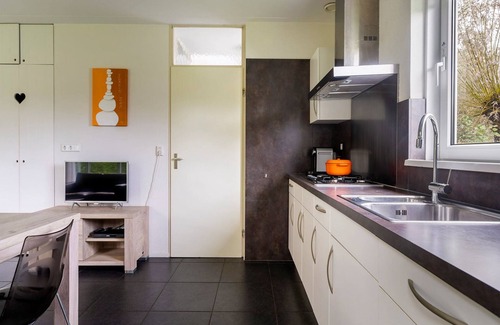 Eernewoude House | Discover Bungalowpark It Wiid: Family-Friendly Lake Retreat