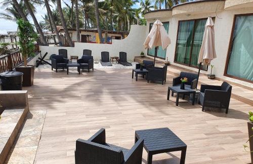 Playa Azul Cabin | Discover Bungalows La Perla with Private Beach Access