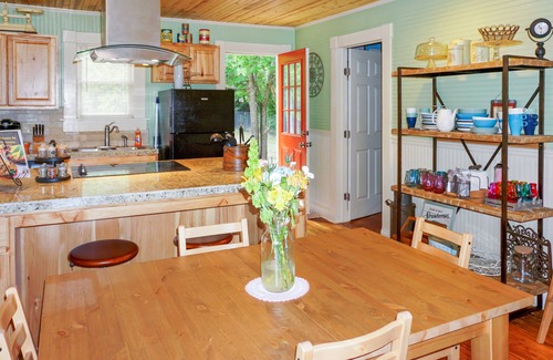 Wimberley Cottage | Experience Bungalows on the Square with Hot Tub & Spa