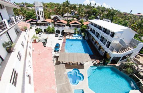 Brisas de Zicatela Hotel | Relax at Bungalows Zicatela with Oceanfront Views & Pool