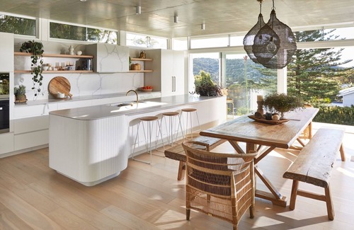 Newport House | Experience Bungan Beach House: Your Ideal Oceanfront Retreat
