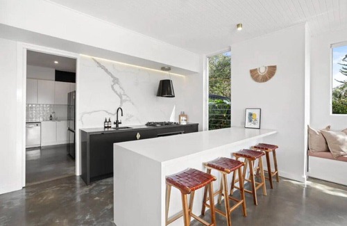 Newport House | Experience Bliss at Bungan Beach Pad with Pool Access
