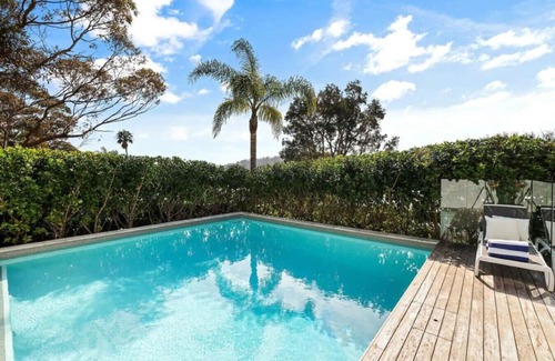 Newport House | Experience Bliss at Bungan Beach Pad with Pool Access