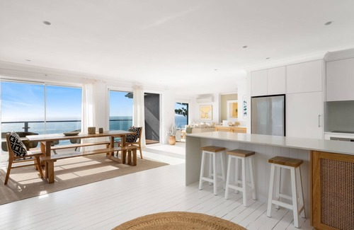 Newport House | Experience BUNGAN BEACHSCAPE: Oceanfront with Pool & Breakfast