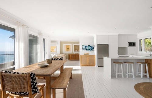 Newport House | Experience BUNGAN BEACHSCAPE: Oceanfront with Pool & Breakfast
