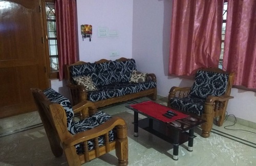 Bengaluru House | Cozy Bungalow for Rent with Breakfast and Kitchen Amenities