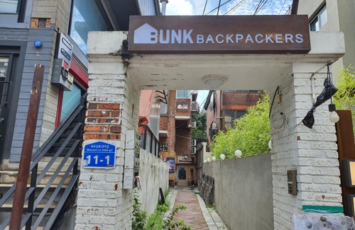 Seogyo-dong House | Budget-Friendly Bunk Backpackers with Oceanfront Views