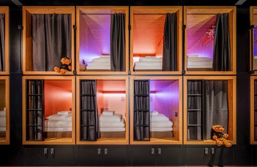 Utrecht City Center Hotel | Stylish BUNK Hotel Utrecht: Eco-Friendly with Breakfast