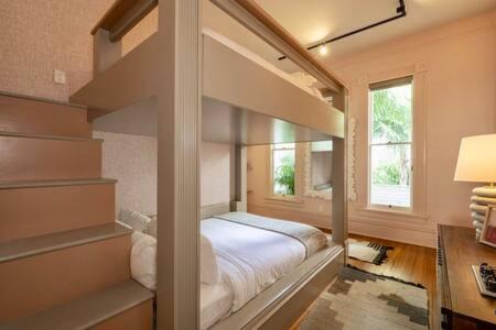 Historic Seaport Hotel | Discover the Bunk Room at Grand Maloney with Pool Access