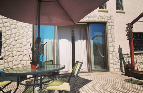 Charneca de Caparica e Sobreda House | Perfect Escape at Bunker 11 Surf House for Adventure Seekers