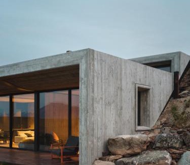 Lake Tekapo House | Guest Rated 10/10: Family-Friendly Bunker House with Hot Tub