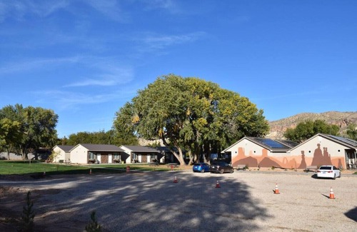 La Verkin Cabin | Experience Bunkhouse 12B: Ideal Alternative to Camping