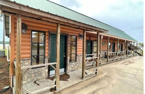Negreet House | Family-Friendly Bunkhouse at Tranquility Bay Resort