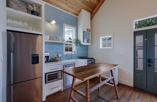 Comfort House | Escape to Bunkhouse on High - Your Private Sanctuary Awaits