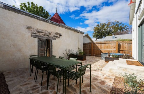 Comfort House | Escape to Bunkhouse on High - Your Private Sanctuary Awaits