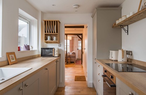 Hythe Cottage | Pet-Friendly Bunny Cottage - Perfect for Families & Groups