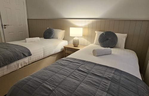 Bunratty Cottage | Experience Bunratty Town House No 5 - Rated 10/10, Family-Friendly