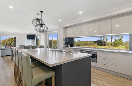 Cape Woolamai House | Experience Bunya By The Sea: Oceanfront Retreat with Pool