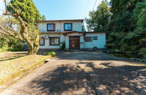 Itoigawa House | Discover Bunzaemon: Pet-Friendly Retreat with Hot Tub
