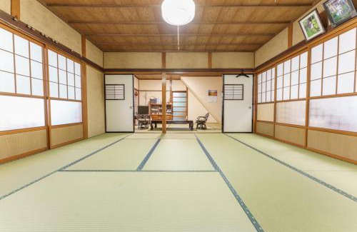 Itoigawa House | Discover Bunzaemon: Pet-Friendly Retreat with Hot Tub
