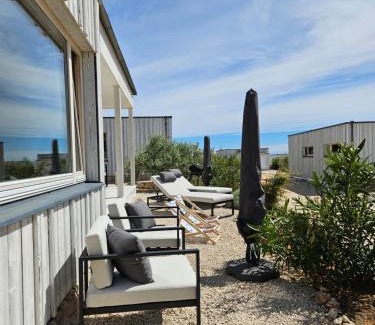 Drage House | Relax at BUQEZ SUN 4 U - Oceanfront Eco Resort Villa