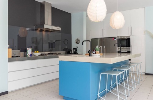 Blueys Beach House | Discover Buralo at Blueys Beach with Oceanfront Views
