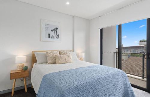Wollongong Apartment | Relax at Burelli Beach Escape - 4-Star Seaside Retreat